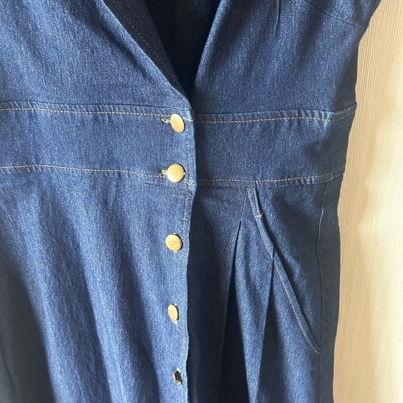 Shelby & Palmer Denim Dress - Picture 5 of 7